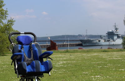Sitzschale an der Kieler Förde